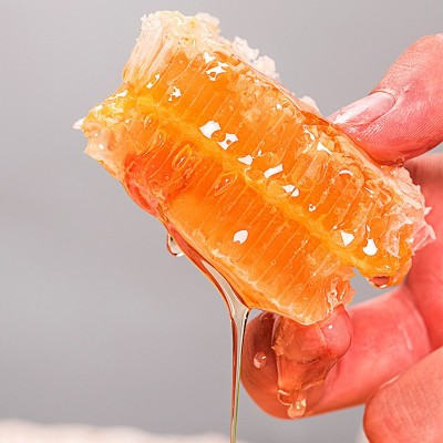 蜂巢蜜蜂场直供纯正天然500g盒装大块蜂蜜抖音款蜂巢蜜代 发贴 牌