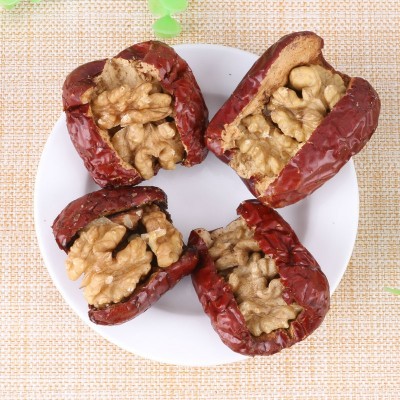 红枣批发 枣夹核桃 红枣加核桃仁干果零食新疆大枣夹核桃仁批发图2