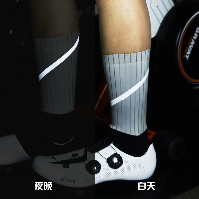 DH sports骑行自行车跑步篮球运动透气功能跨境中筒袜子图5