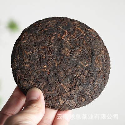 云南普洱茶2019年 100克流金岁月小饼 普洱熟茶直供大量批发图3